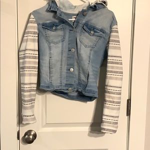 Fluffy sleeved jean jacket with strings